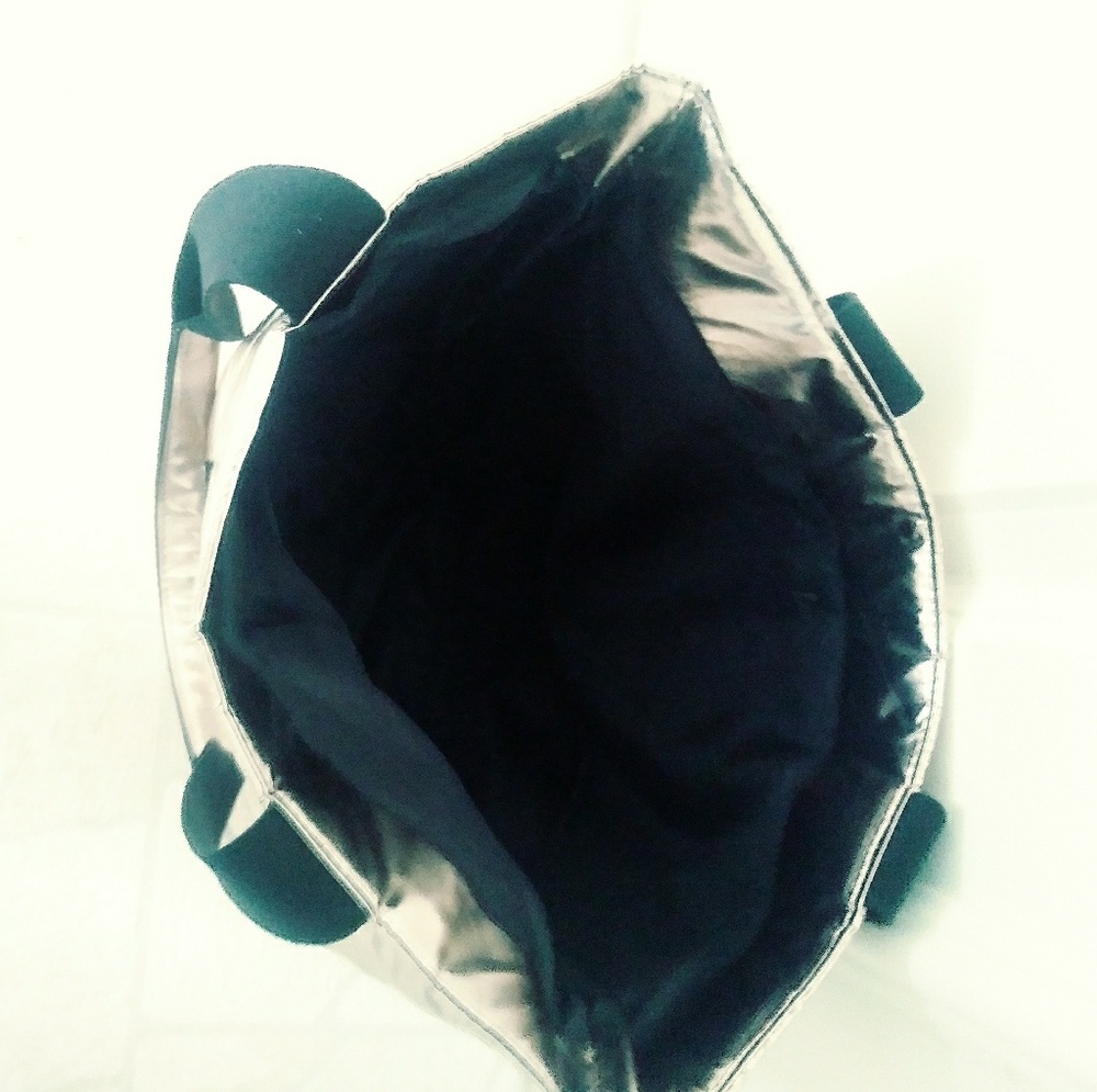 Victoria's Secret Puffer Tote. - Picture 3 of 6